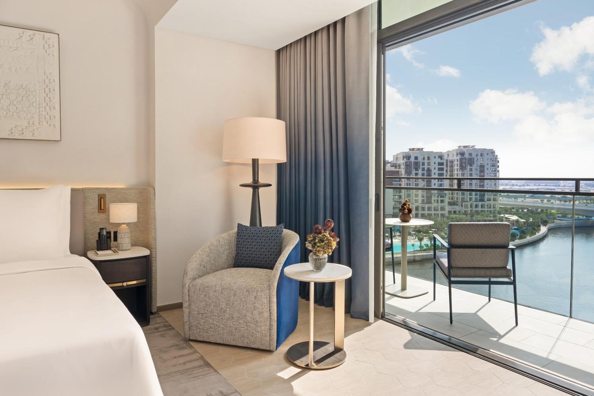Palace Dubai Creek Harbour Extérieur photo A guest room at the hotel
